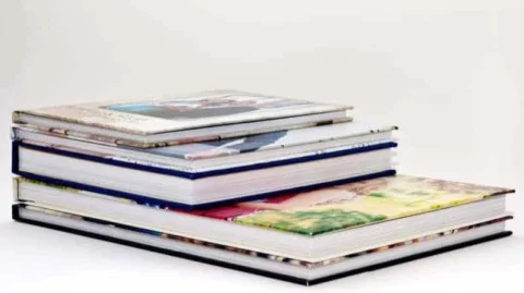 Fotocărți cu copertă foto hard-cover, văzute din lateral